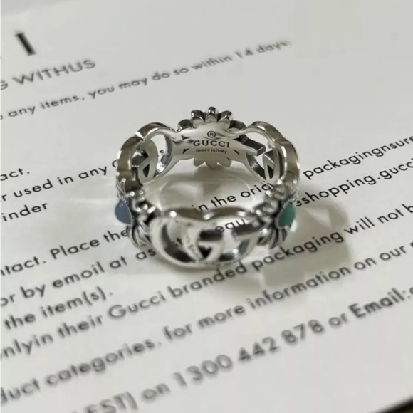 Gucci Double G Mother of Pearl, & Sterling Silver Ring Size 6 - Picture 5 of 7